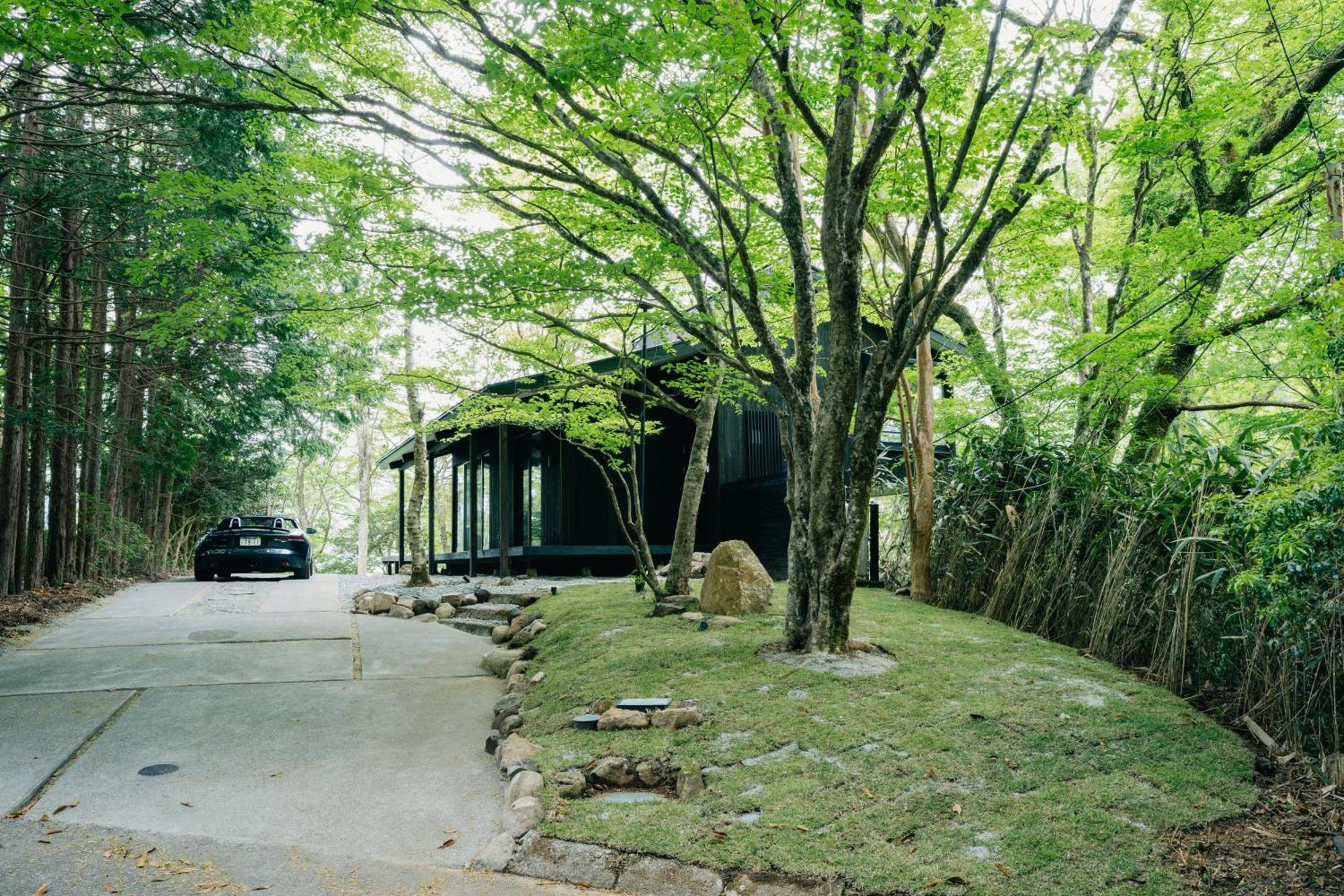 Villa 高台の森に佇むモダニズム建築 露天風呂 サウナ 檜風呂 Enn *