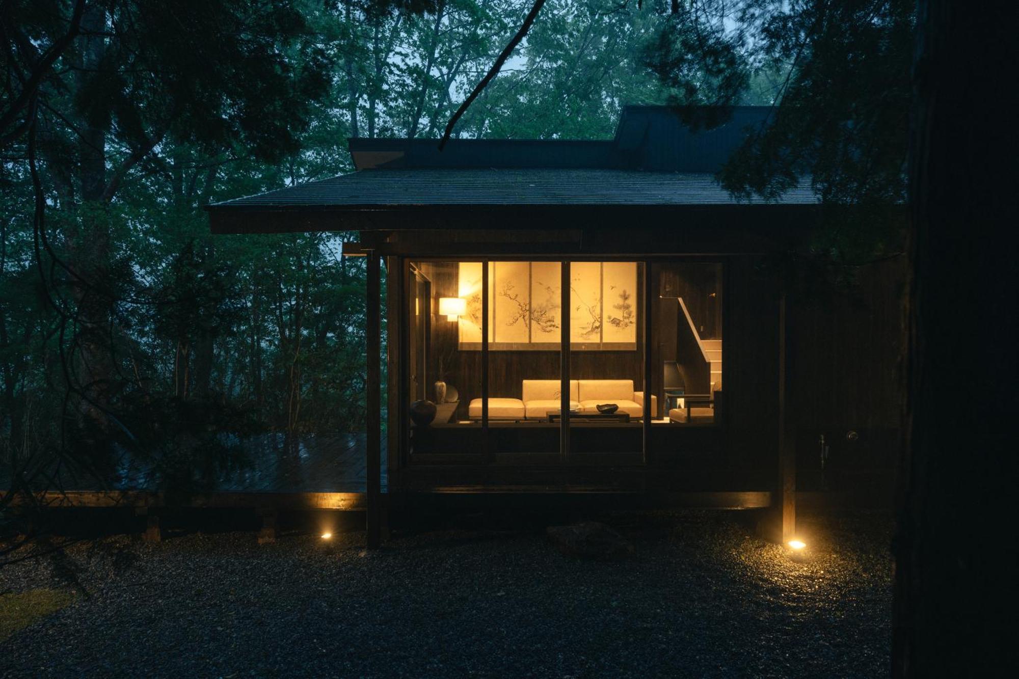 Villa 高台の森に佇むモダニズム建築 露天風呂 サウナ 檜風呂 Enn Hakone