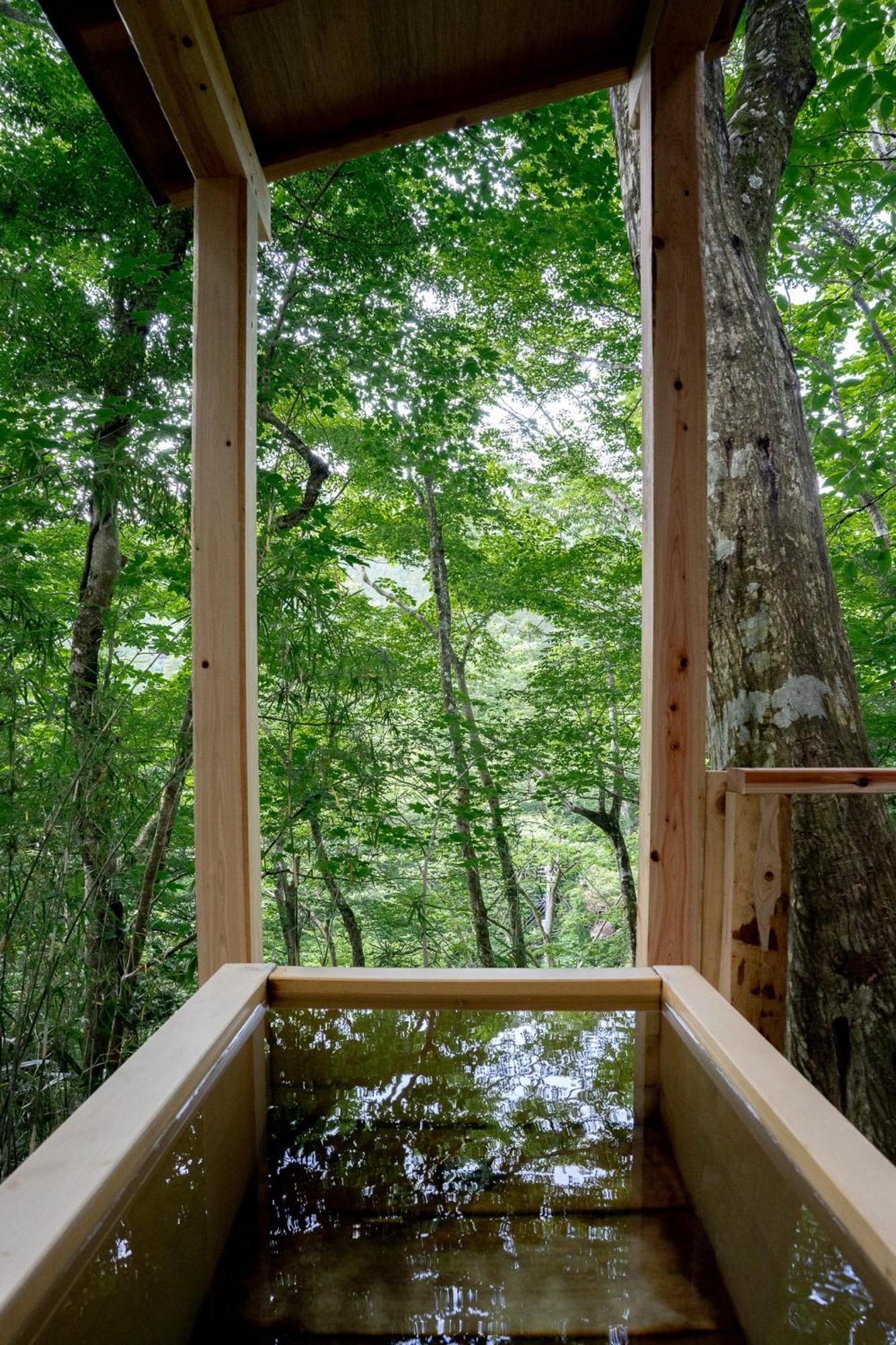 高台の森に佇むモダニズム建築 露天風呂 サウナ 檜風呂 Enn Villa Hakone